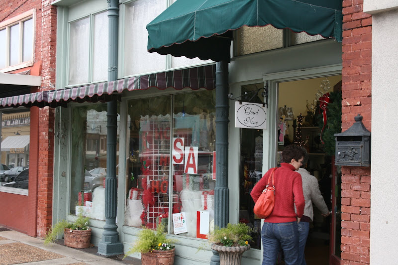 Christmas Shopping In Downtown Alex City Lake Martin Voice Lake